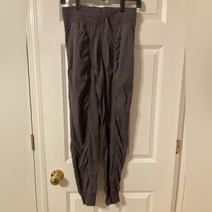 Lululemon Dance Studio Jogger *29"
Moonphase